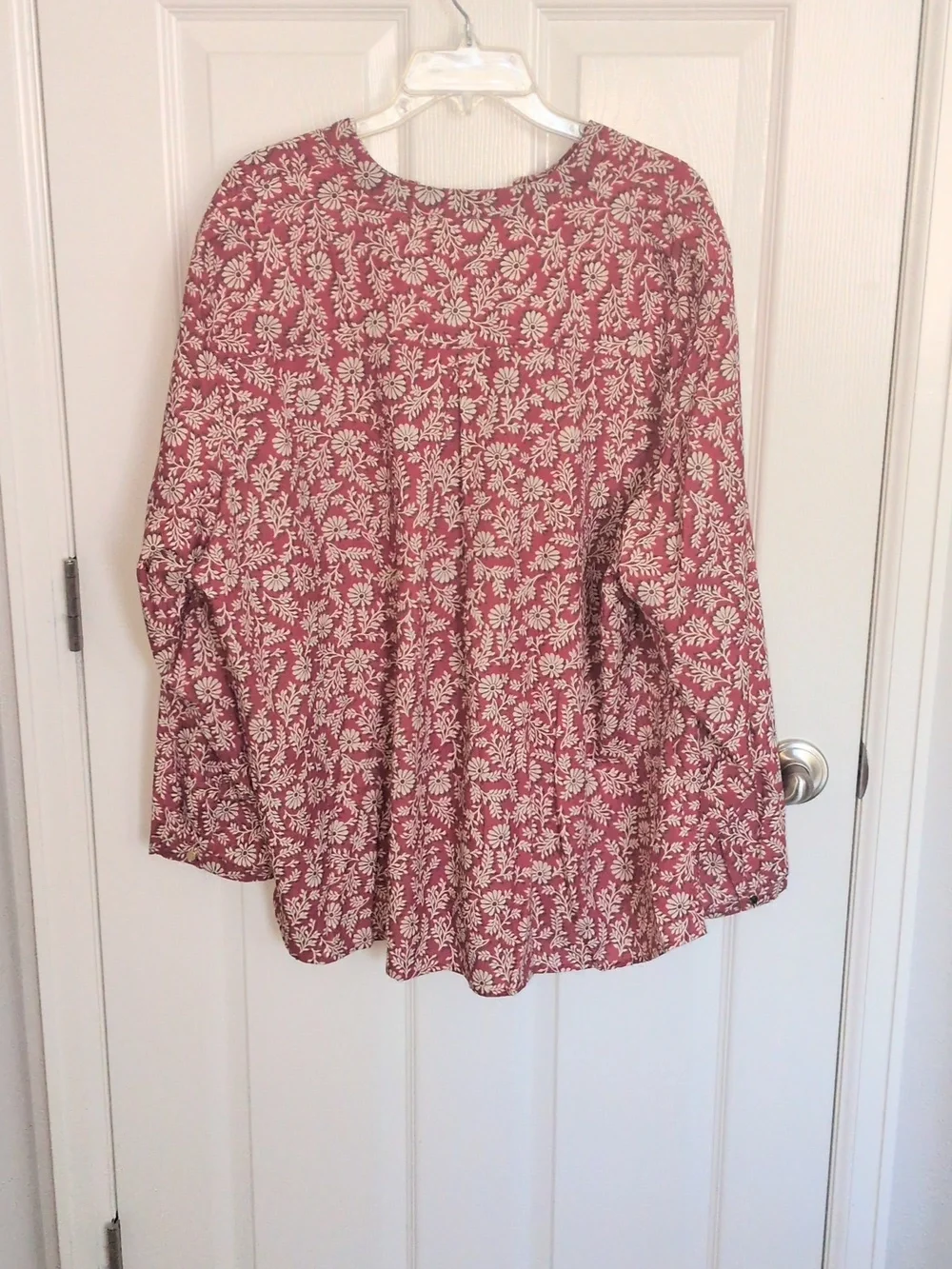 NWT Appleseed's Split V Neck Floral Blouse - 3X